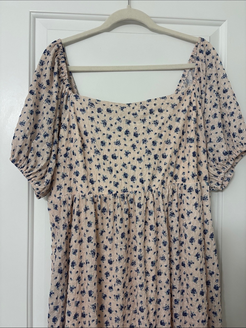 ARULA Creamy pink Mini Dress with Blue Floral Print and Square Neck - Picture 5 of 5
